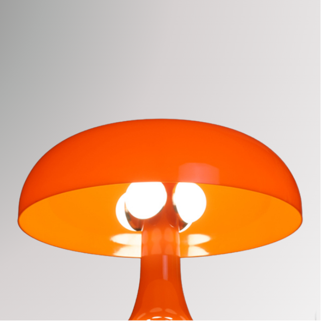 Detailed shot of Giancarlo, pictured slightly from below, showcasing its 4 light sources within its shade.